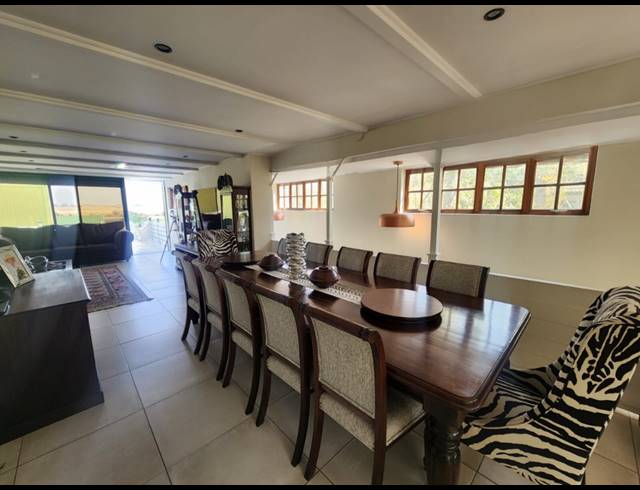 5 BEDROOM TOWNHOUSE FOR SALE IN VAALVIEW